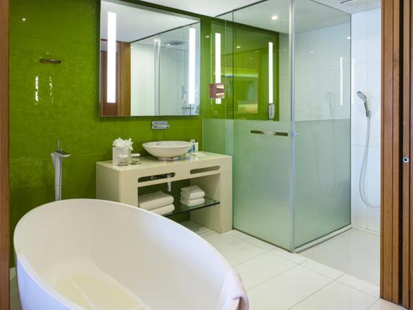 EPIC SANA Algarve Hotel : photo 5 de la chambre chambre double ou lits jumeaux deluxe - vue sur piscine