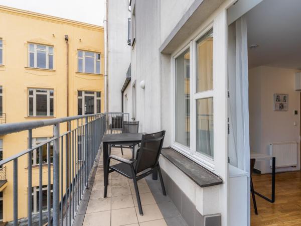 EA ApartHotel Melantrich : photo 7 de la chambre studio supérieur avec terrasse - 2 personnes