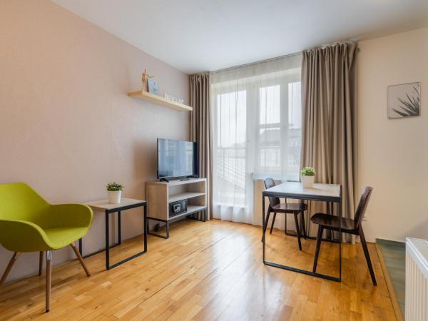 EA ApartHotel Melantrich : photo 3 de la chambre studio supérieur avec terrasse - 2 personnes