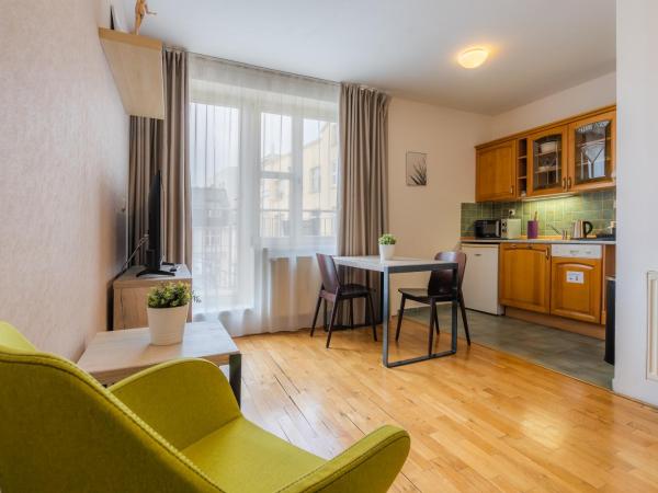 EA ApartHotel Melantrich : photo 4 de la chambre studio supérieur avec terrasse - 2 personnes