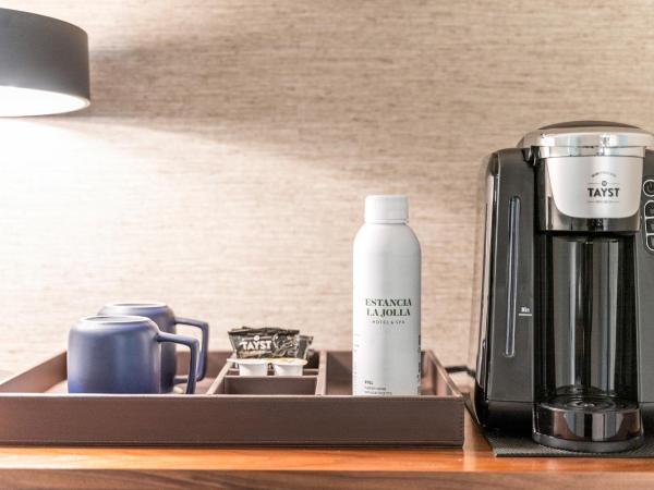 Estancia La Jolla Hotel & Spa : photo 1 de la chambre chambre avec lit king-size et véranda