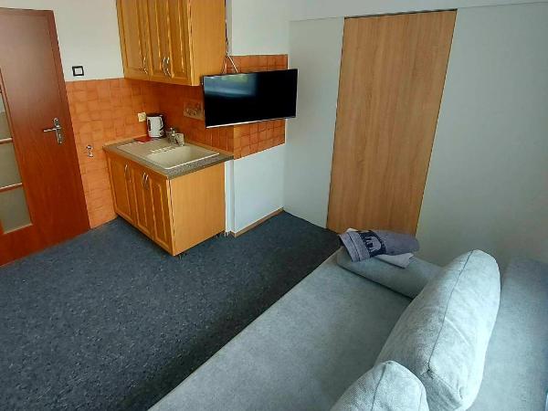 METRO Pokoje & Apartamenty : photo 2 de la chambre petite chambre double