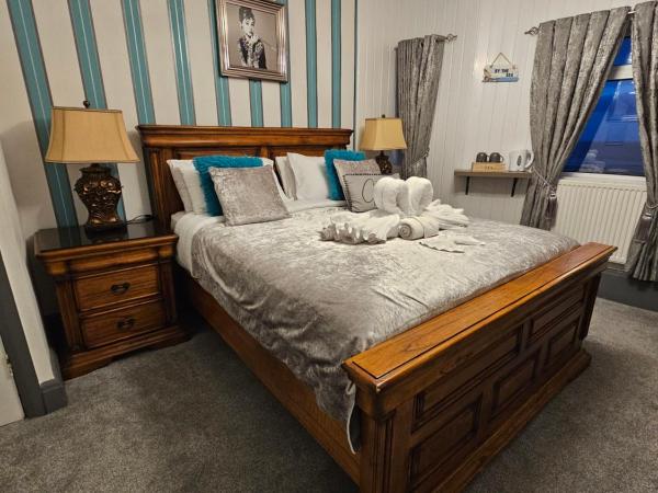 Kings Boutique Hotel : photo 7 de la chambre chambre lit king-size - vue sur mer