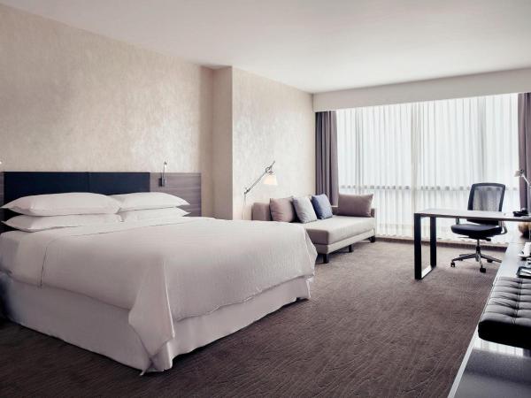 Wyndham Monterrey Ambassador Centro : photo 3 de la chambre chambre lit king-size deluxe - non-fumeurs