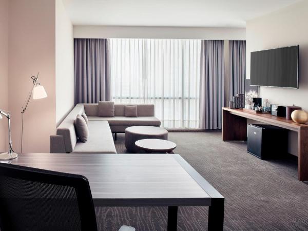 Wyndham Monterrey Ambassador Centro : photo 3 de la chambre junior suite with one king bed, non-smoking