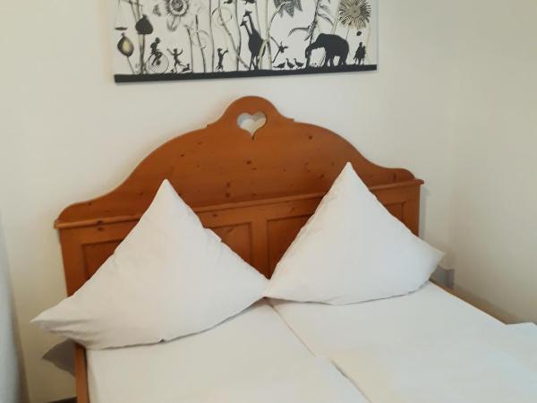 Hotel Atlanta : photo 1 de la chambre double room with own shower and shared toilet