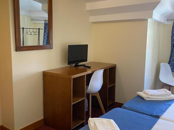 Enjoy Viana - Guest House : photo 3 de la chambre chambre double avec salle de bains privative