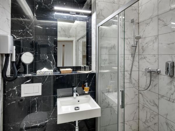 Avanti Hotel : photo 3 de la chambre appartement supérieur avec accès au centre relax public