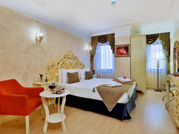 Edibe Sultan Hotel : photo 3 de la chambre suite familiale communicante 2 chambres
