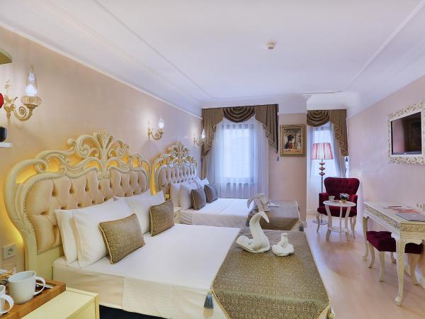 Edibe Sultan Hotel : photo 5 de la chambre chambre triple supérieure