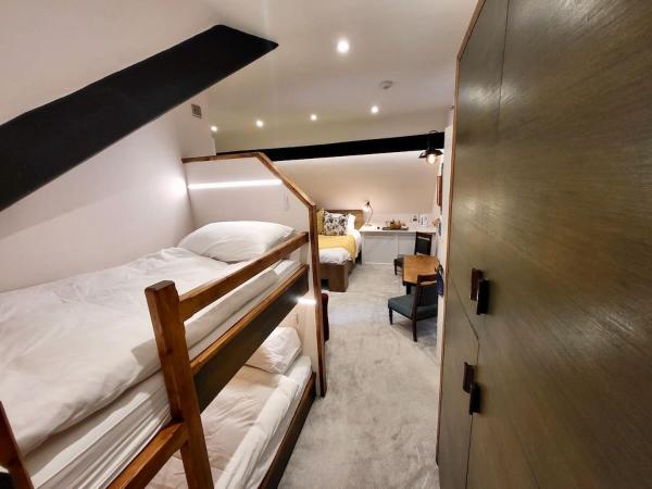 Georges Place : photo 4 de la chambre suite junior familiale