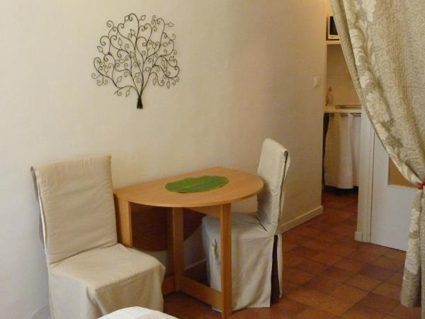 Studios Floreal : photo 6 de la chambre studio (1 adulte)