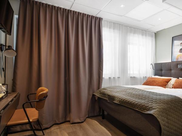 Hotel Point : photo 5 de la chambre petite chambre double