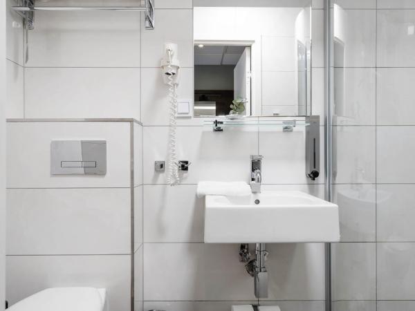 Hotel Point : photo 9 de la chambre petite chambre double