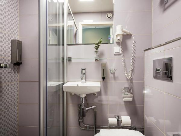 Hotel Point : photo 10 de la chambre petite chambre double