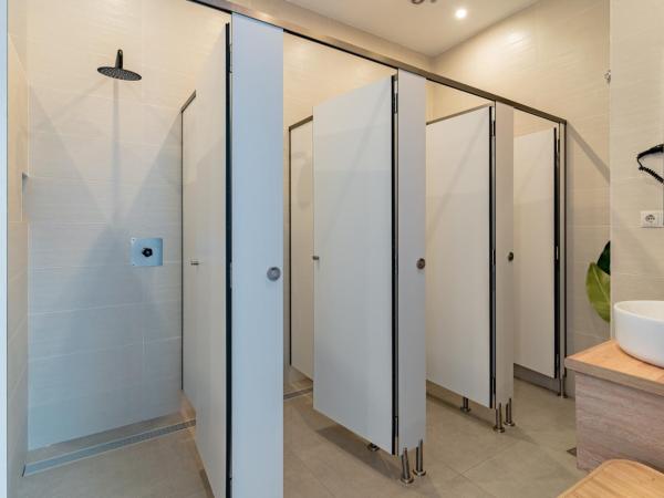 The Urban Jungle Hostel : photo 2 de la chambre lit dans dortoir mixte de 8 lits