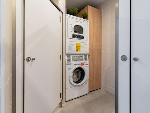 The Urban Jungle Hostel : photo 5 de la chambre lit dans dortoir mixte de 8 lits