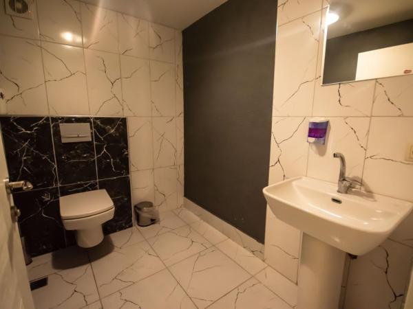 MOONBOW BEACH HOTEL : photo 10 de la chambre chambre familiale - vue sur mer
