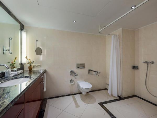 JW Marriott Hotel Berlin : photo 4 de la chambre chambre classique avec lit king-size ou lits jumeaux