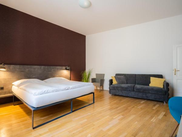 EA ApartHotel Melantrich : photo 2 de la chambre appartement supérieur - 10 personnes