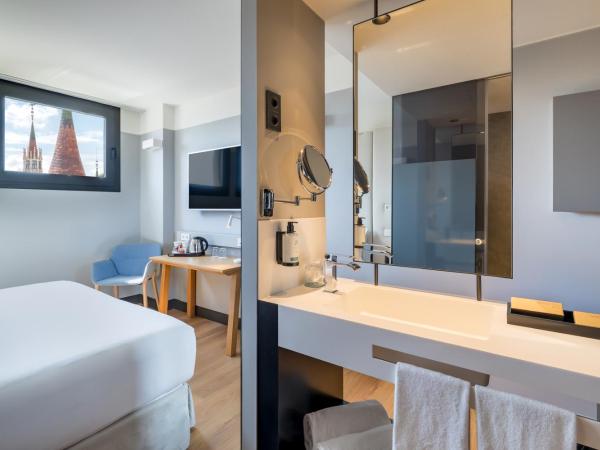 Occidental Diagonal 414 : photo 5 de la chambre chambre double supérieure