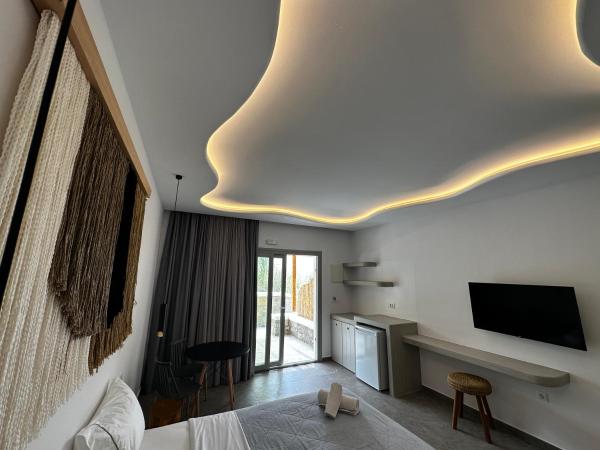 Abelos Mykonos : photo 9 de la chambre suite lit queen-size