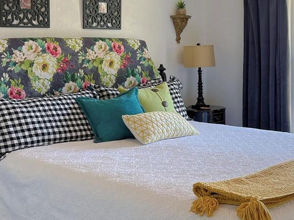 Fisher House Victoria Bed and Breakfast : photo 1 de la chambre chambre double avec salle de bains privative