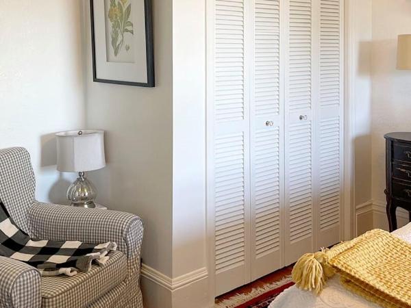 Fisher House Victoria Bed and Breakfast : photo 2 de la chambre chambre double avec salle de bains privative