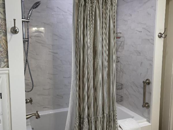 Fisher House Victoria Bed and Breakfast : photo 4 de la chambre chambre lit king-size standard