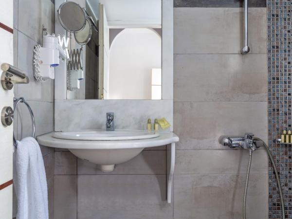 Loizos Stylish Residences : photo 4 de la chambre chambre double ou lits jumeaux supérieure