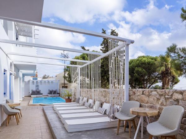 Loizos Stylish Residences : photo 4 de la chambre chambre familiale