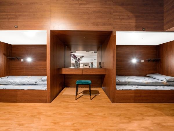 Riverside International Youth Hostel : photo 3 de la chambre lit dans dortoir pour femmes de 4 lits