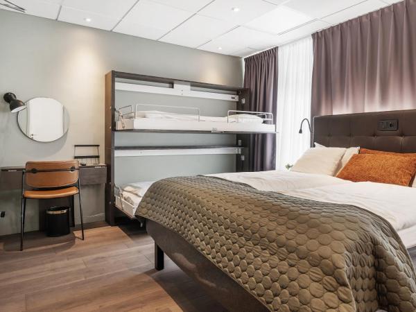 Hotel Point : photo 10 de la chambre chambre familiale