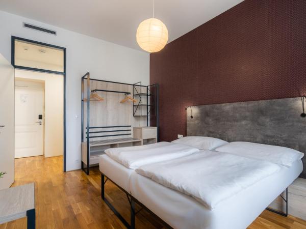 EA ApartHotel Melantrich : photo 5 de la chambre appartement supérieur avec balcon - 4 personnes