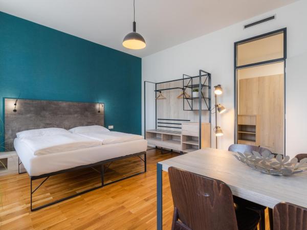 EA ApartHotel Melantrich : photo 3 de la chambre appartement supérieur avec balcon - 4 personnes