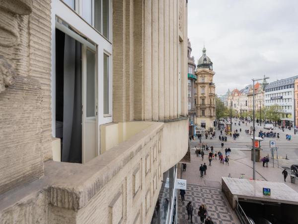 EA ApartHotel Melantrich : photo 10 de la chambre appartement supérieur avec balcon - 4 personnes