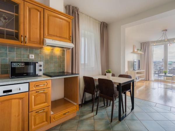 EA ApartHotel Melantrich : photo 6 de la chambre appartement supérieur avec terrasse - 4 personnes