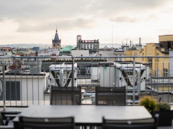 EA ApartHotel Melantrich : photo 10 de la chambre appartement supérieur avec terrasse - 4 personnes