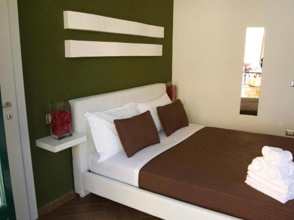 Palazzo della Poesia Casa Vacanze : photo 1 de la chambre chambre lit king-size avec balcon