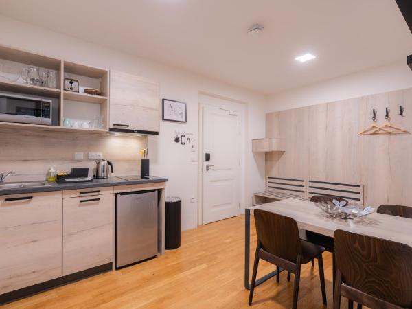 EA ApartHotel Melantrich : photo 6 de la chambre appartement supérieur - 4 personnes