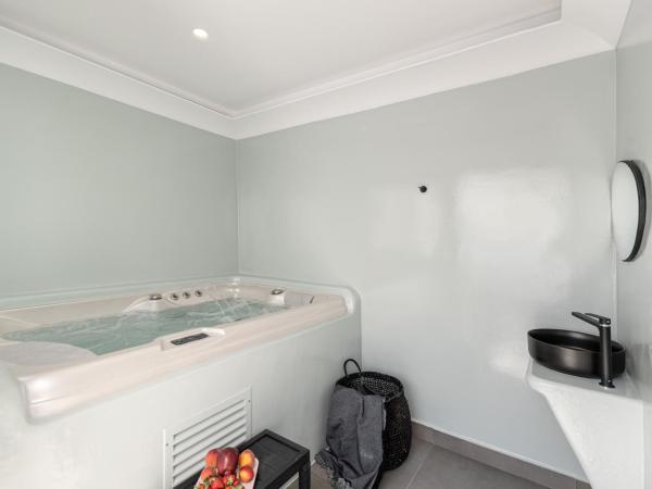 Argo Boutique Hotel : photo 2 de la chambre chambre double de luxe avec jacuzzi extérieur