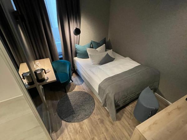 Hotel Falkenturm : photo 2 de la chambre chambre lit queen-size