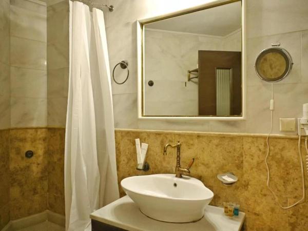 New Times Home & Hotels Near Metro Station Athens Center : photo 3 de la chambre chambre double