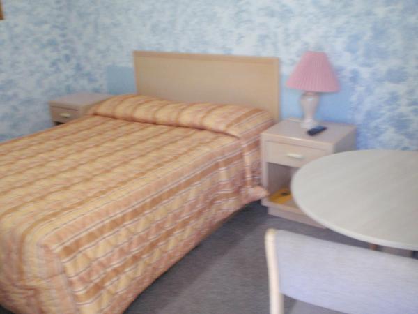 Trans Canada Motel : photo 7 de la chambre chambre standard lit queen-size