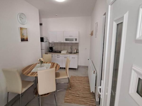 Milla Apartmanok : photo 4 de la chambre appartement - rez-de-chaussée
