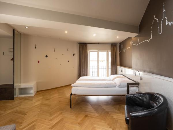 Sophie's Hostel : photo 2 de la chambre appartement (5 adultes)