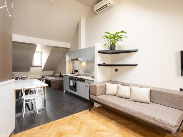 Sophie's Hostel : photo 1 de la chambre appartement (5 adultes)