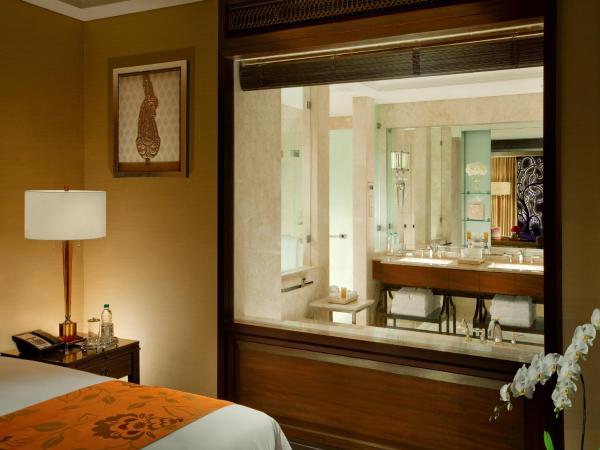 The Leela Palace Chennai : photo 1 de la chambre chambre double ou lits jumeaux deluxe - vue sur ville 