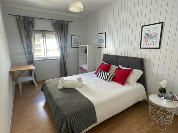 West Coast Peniche : photo 3 de la chambre chambre double avec salle de bains privative