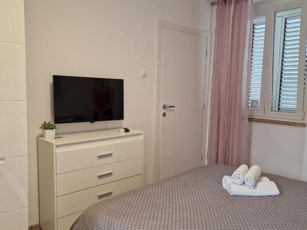 Apartment and Room Marija : photo 4 de la chambre chambre double avec salle de bains privative